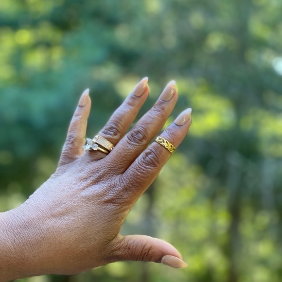Gold Woven Band Ring - Picture 14 of 15
